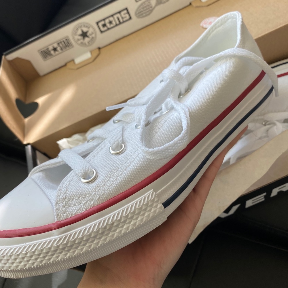Converse - Picture 2 of 2